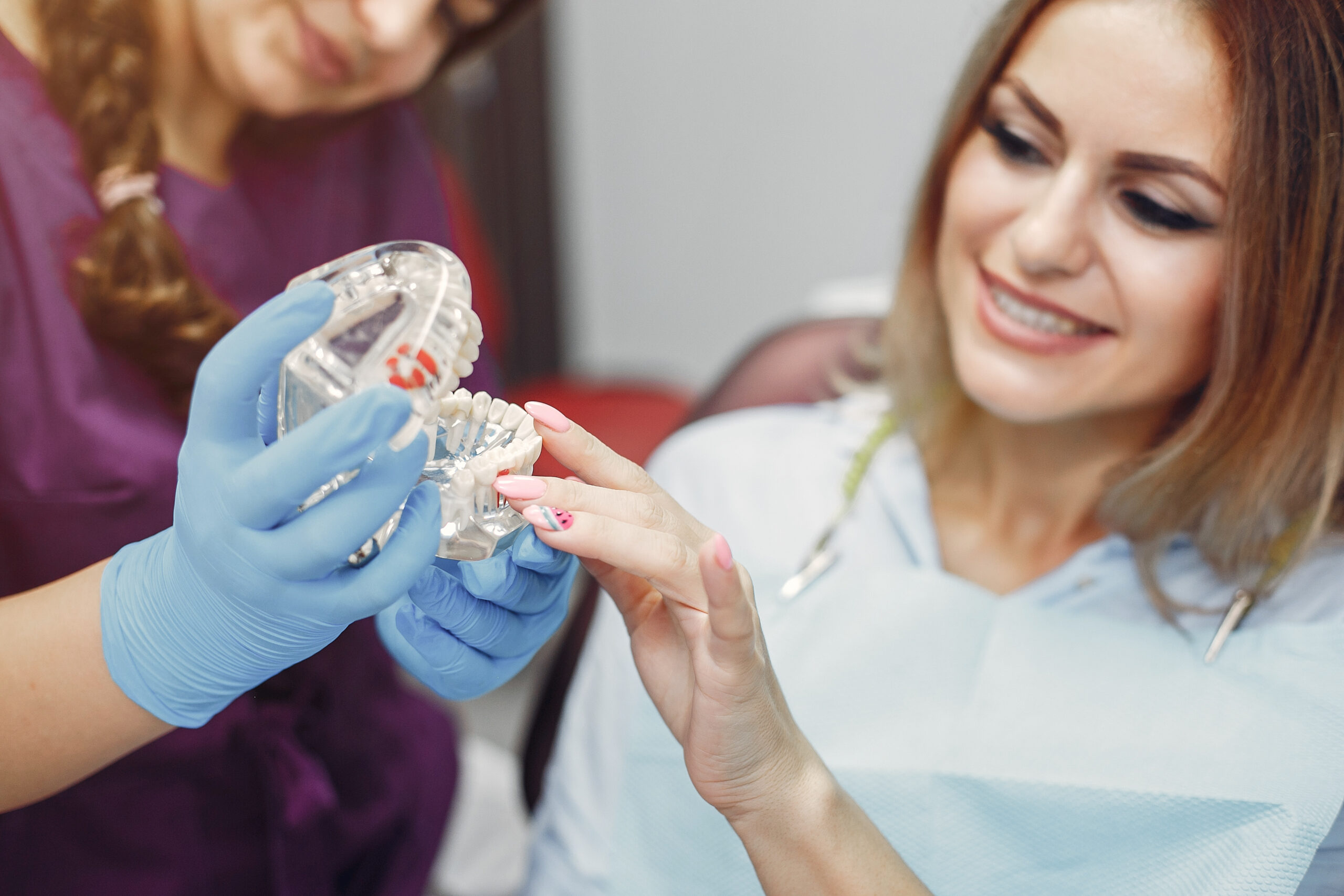 Choosing the Right Orthodontic Treatment: Braces vs. Invisalign or Clear Aligners 2